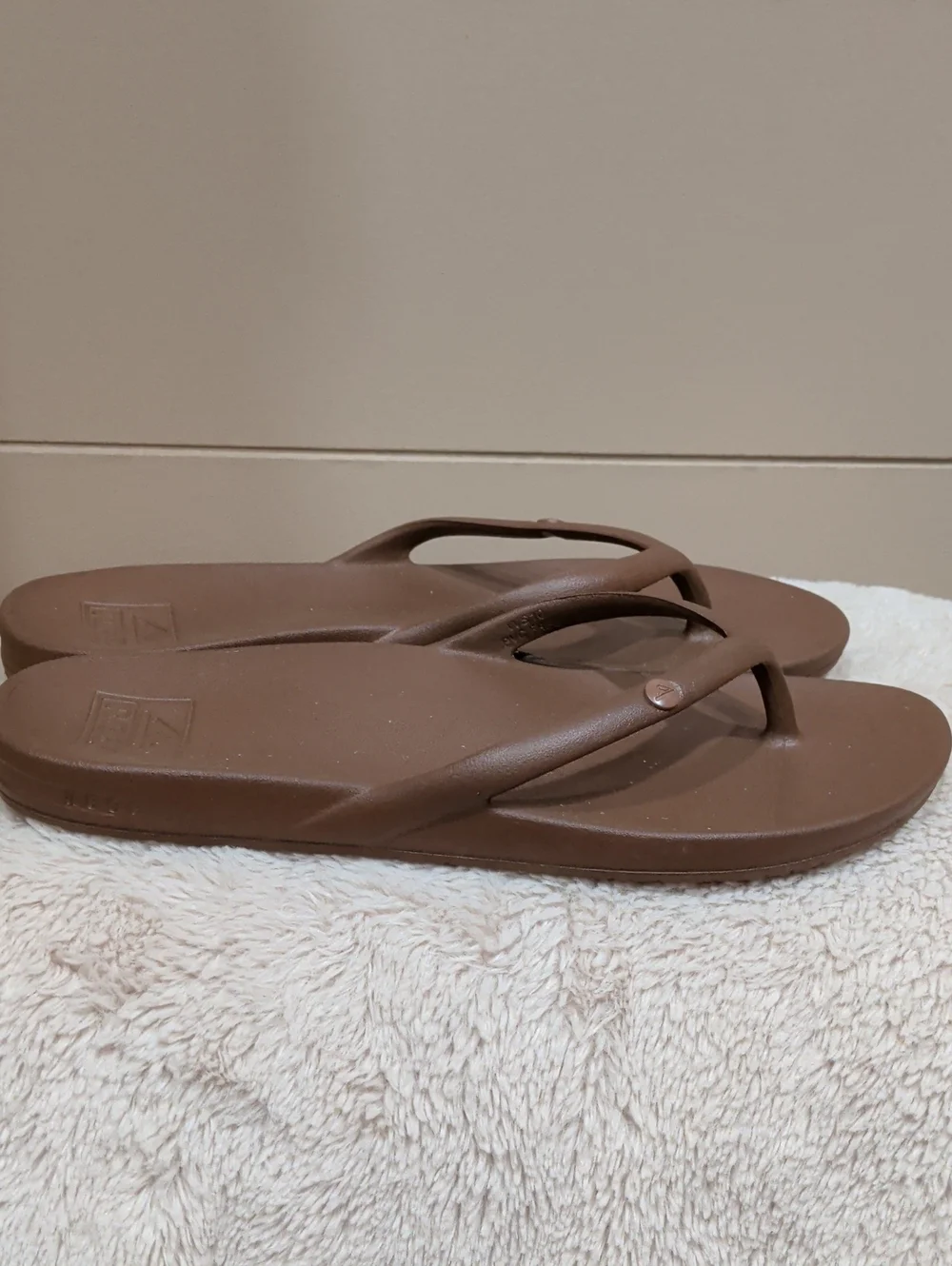 Reef Brown Women's Flip Sandals - Simple Classic